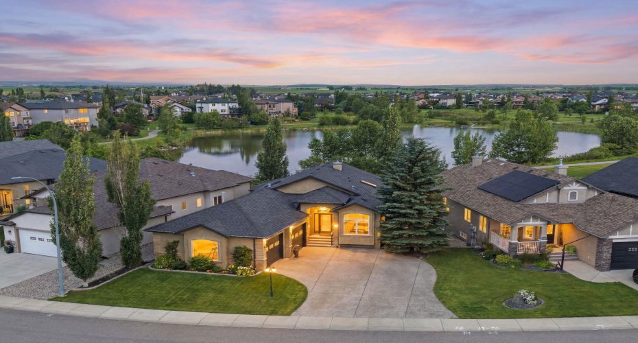 Walkout bungalow backing onto Highwood Lake