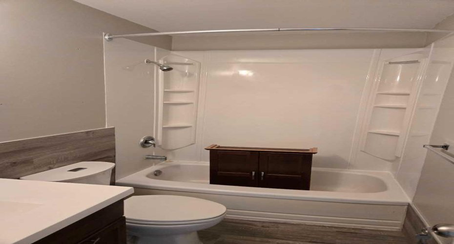 Main Floor 4 Piece Bathroom