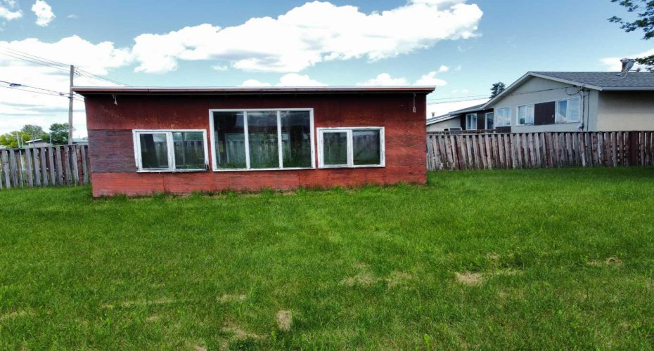 410 7 Street, Fox Creek, Alberta t0h1p0, 6 Bedroom Bedrooms, 0 ,2 BathroomBathrooms,Residential,For Sale,7,0,A2325573