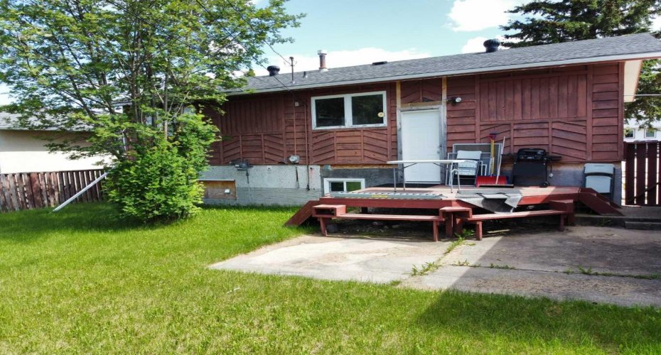 410 7 Street, Fox Creek, Alberta t0h1p0, 6 Bedroom Bedrooms, 0 ,2 BathroomBathrooms,Residential,For Sale,7,0,A2325573