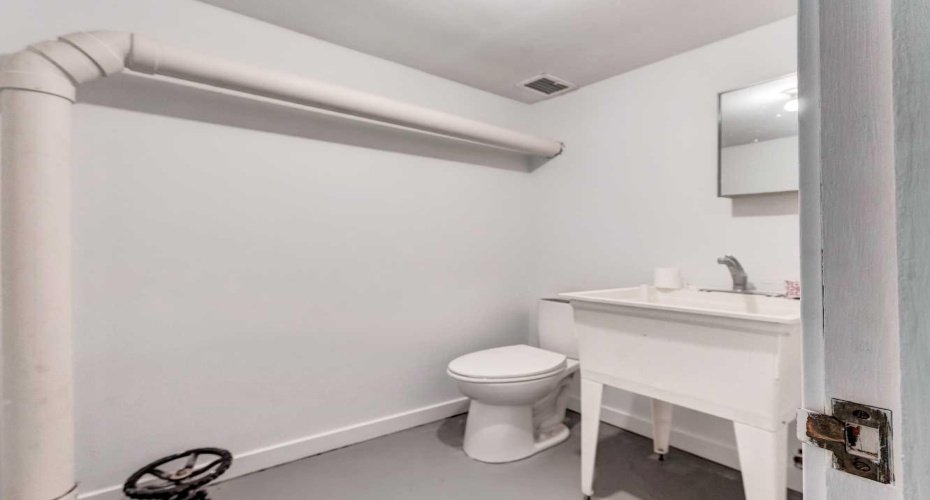 622 3 Street, Medicine Hat, Alberta T1A7G6, 0 , 0 ,0,Commercial,For Lease,3,0,A2325624