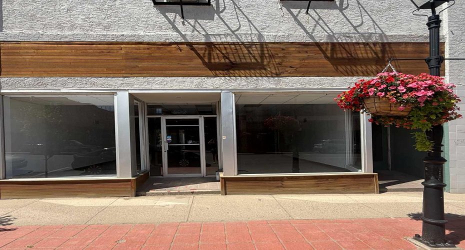 622 3 Street, Medicine Hat, Alberta T1A7G6, 0 , 0 ,0,Commercial,For Lease,3,0,A2325624