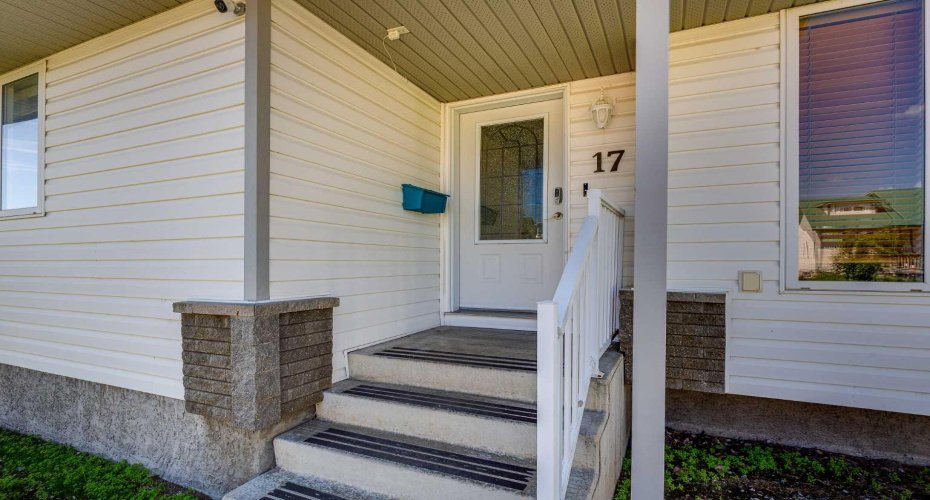17 Stanford Boulevard, Blackfalds, Alberta T0M 0J0, 3 Bedroom Bedrooms, 0 ,3 BathroomBathrooms,Residential,For Sale,Stanford,0,A2326358
