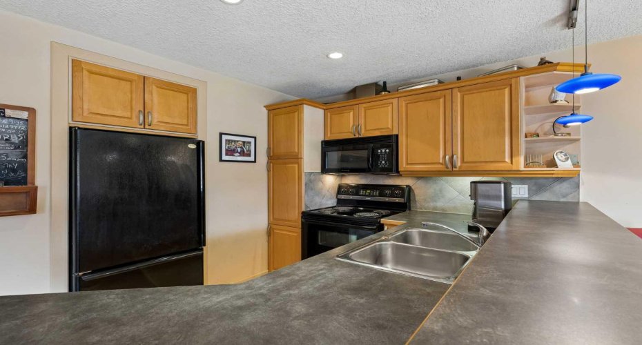 712 4 Street, Calgary, Alberta T2E 3S8, 1 Bedroom Bedrooms, 0 ,1 BathroomBathrooms,Residential,For Sale,4,0,A2326543