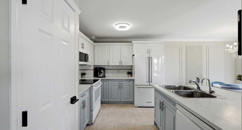 15 Silver Springs Way, Airdrie, Alberta T4B2W1, 2 Bedroom Bedrooms, 0 ,3 BathroomBathrooms,Residential,For Sale,Silver Springs,0,A2326645
