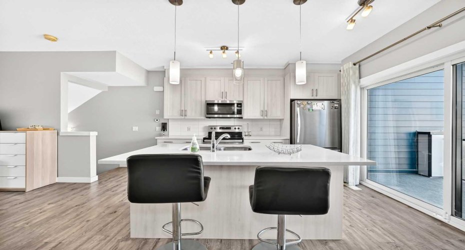 193 Livingston Common, Calgary, Alberta T3P 1K1, 2 Bedroom Bedrooms, 0 ,3 BathroomBathrooms,Residential,For Sale,Livingston,0,A2326647