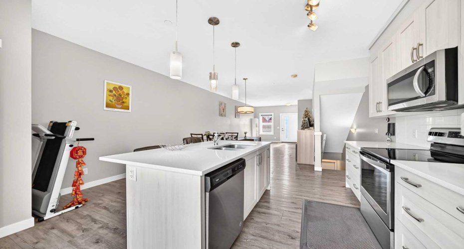 193 Livingston Common, Calgary, Alberta T3P 1K1, 2 Bedroom Bedrooms, 0 ,3 BathroomBathrooms,Residential,For Sale,Livingston,0,A2326647