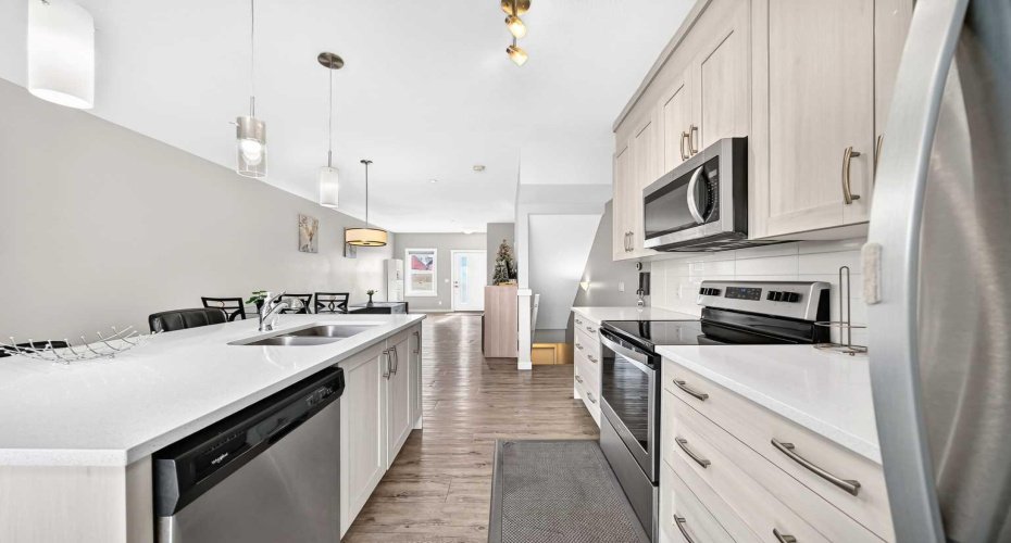 193 Livingston Common, Calgary, Alberta T3P 1K1, 2 Bedroom Bedrooms, 0 ,3 BathroomBathrooms,Residential,For Sale,Livingston,0,A2326647