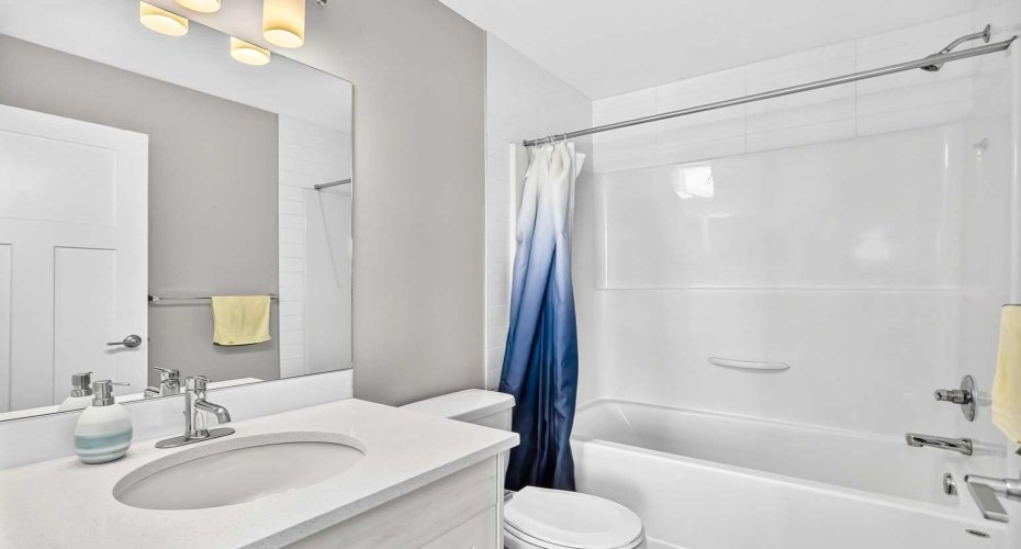 193 Livingston Common, Calgary, Alberta T3P 1K1, 2 Bedroom Bedrooms, 0 ,3 BathroomBathrooms,Residential,For Sale,Livingston,0,A2326647