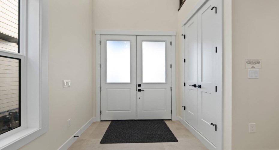 39 South Shore Road, Chestermere, Alberta T1X2Y4, 5 Bedrooms Bedrooms, ,4 BathroomsBathrooms,Residential,For Sale,South Shore,A2326730