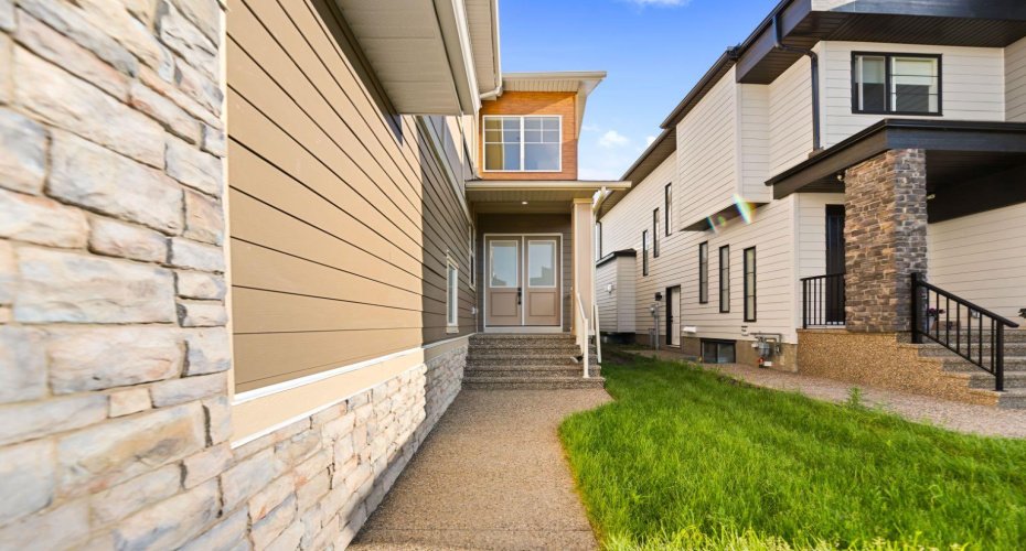 39 South Shore Road, Chestermere, Alberta T1X2Y4, 5 Bedrooms Bedrooms, ,4 BathroomsBathrooms,Residential,For Sale,South Shore,A2326730