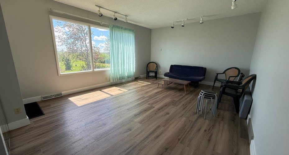 171076 9 Highway, Rural Starland County, Alberta T0J0T0, 4 Bedroom Bedrooms, 0 ,2 BathroomBathrooms,Residential,For Sale,9,0,A2326770
