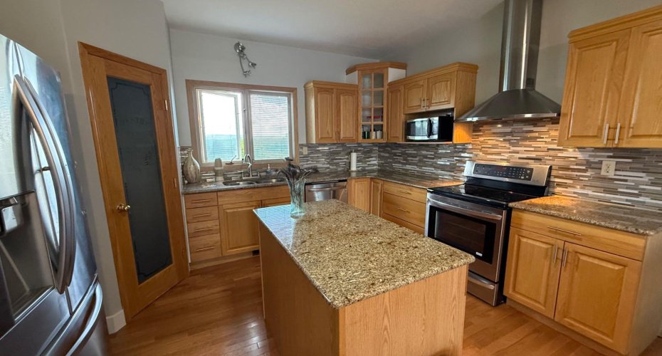 171076 9 Highway, Rural Starland County, Alberta T0J0T0, 4 Bedroom Bedrooms, 0 ,2 BathroomBathrooms,Residential,For Sale,9,0,A2326770