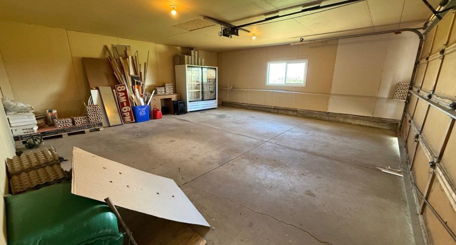 171076 9 Highway, Rural Starland County, Alberta T0J0T0, 4 Bedroom Bedrooms, 0 ,2 BathroomBathrooms,Residential,For Sale,9,0,A2326770