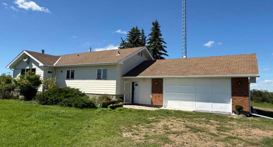 171076 9 Highway, Rural Starland County, Alberta T0J0T0, 4 Bedroom Bedrooms, 0 ,2 BathroomBathrooms,Residential,For Sale,9,0,A2326770