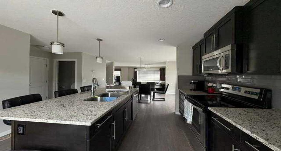 202 EVANSRIDGE Park, Calgary, Alberta T3P0N7, 3 Bedroom Bedrooms, 0 ,3 BathroomBathrooms,Residential,For Sale,EVANSRIDGE,0,A2326772