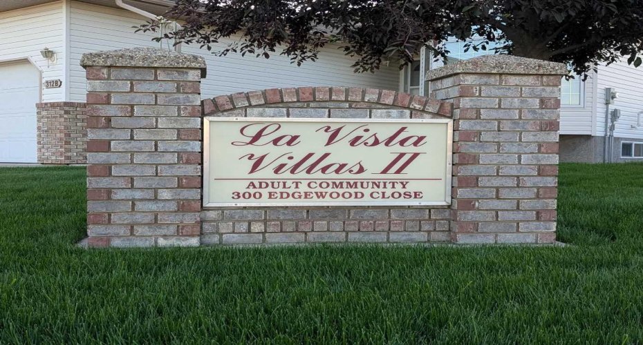 310B Edgewood Close, Camrose, Alberta T4V4P9, 3 Bedroom Bedrooms, 0 ,2 BathroomBathrooms,Residential,For Sale,Edgewood,0,A2326775