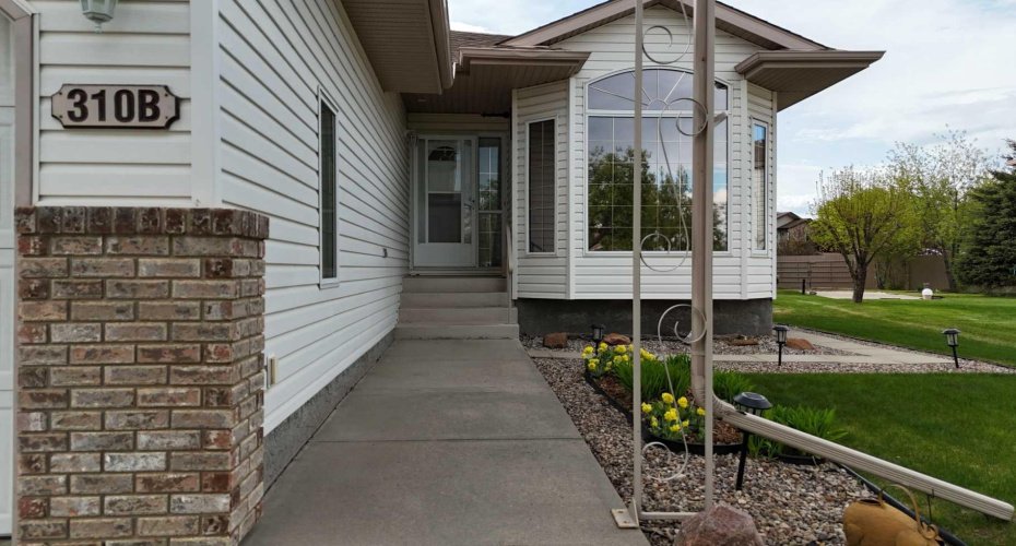 310B Edgewood Close, Camrose, Alberta T4V4P9, 3 Bedroom Bedrooms, 0 ,2 BathroomBathrooms,Residential,For Sale,Edgewood,0,A2326775