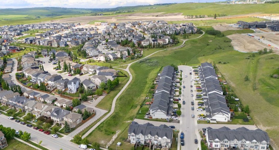 28 Heritage Vista, Cochrane, Alberta T4C 2N6, 3 Bedrooms Bedrooms, ,3 BathroomsBathrooms,Residential,For Sale,Heritage,A2326868