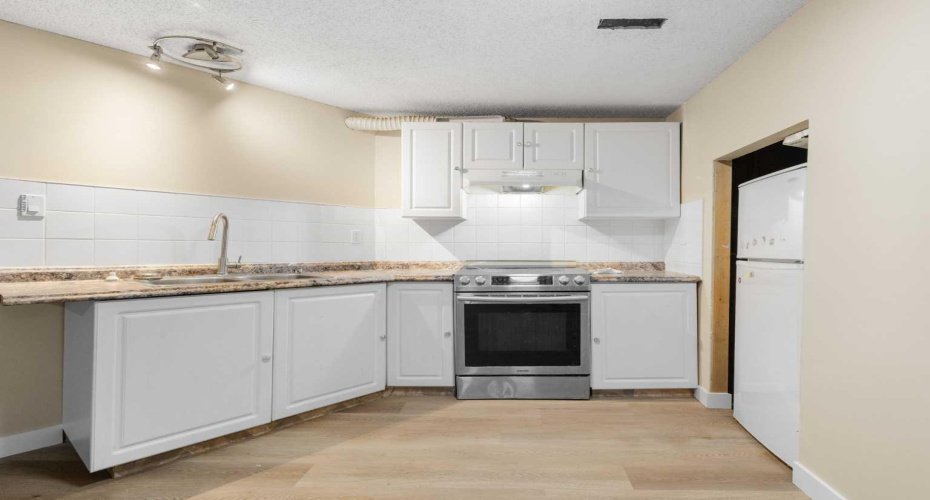 268 Madeira Place, Calgary, Alberta T2A5T1, 5 Bedroom Bedrooms, 0 ,2 BathroomBathrooms,Residential,For Sale,Madeira,0,A2326897
