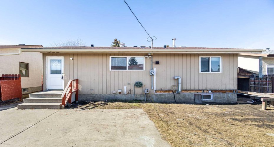 268 Madeira Place, Calgary, Alberta T2A5T1, 5 Bedroom Bedrooms, 0 ,2 BathroomBathrooms,Residential,For Sale,Madeira,0,A2326897
