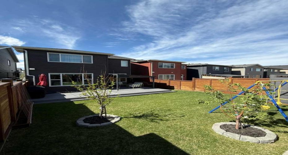 198 Howse Drive, Calgary, Alberta T3P 0V5, 3 Bedroom Bedrooms, 0 ,4 BathroomBathrooms,Residential,For Sale,Howse,0,A2326938