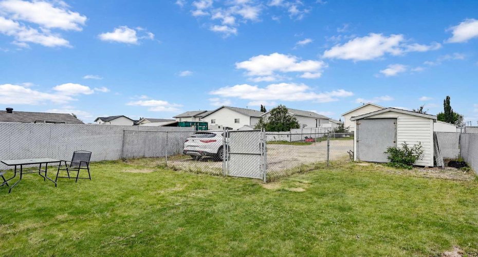 9748 123 Avenue, Grande Prairie, Alberta T8V7K9, 3 Bedroom Bedrooms, 0 ,2 BathroomBathrooms,Residential,For Sale,123,0,A2326950