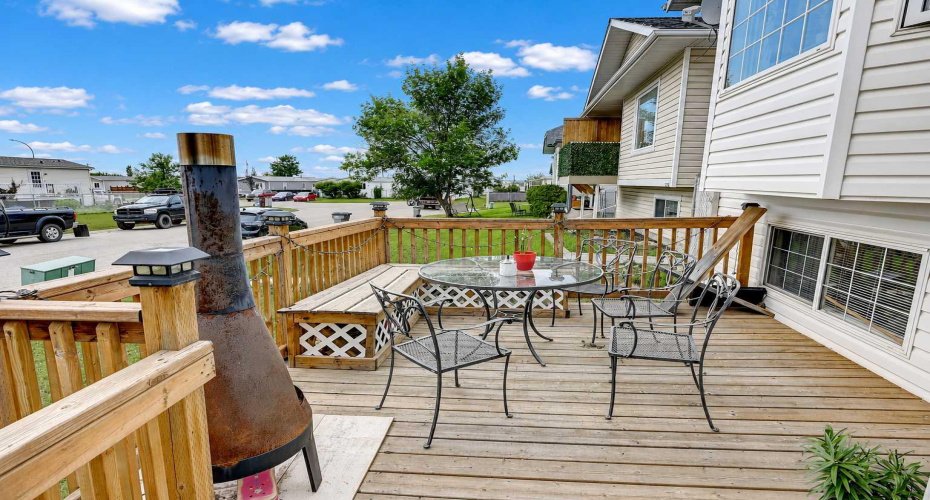 9748 123 Avenue, Grande Prairie, Alberta T8V7K9, 3 Bedroom Bedrooms, 0 ,2 BathroomBathrooms,Residential,For Sale,123,0,A2326950