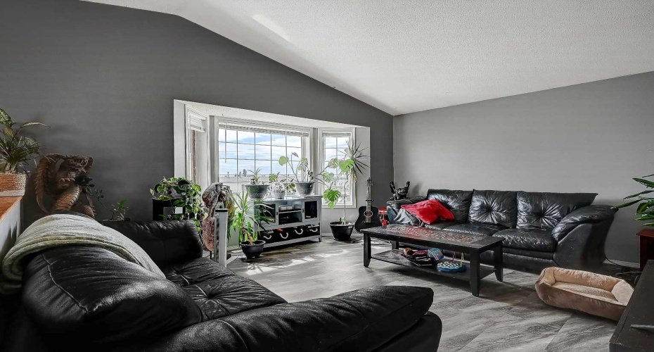 9748 123 Avenue, Grande Prairie, Alberta T8V7K9, 3 Bedroom Bedrooms, 0 ,2 BathroomBathrooms,Residential,For Sale,123,0,A2326950