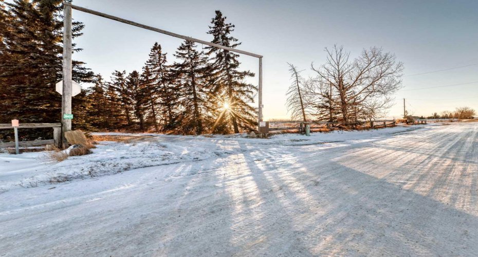284211 Township Road 252, Rural Rocky View County, Alberta T1Z 0M7, 4 Bedroom Bedrooms, 0 ,3 BathroomBathrooms,Residential,For Sale,Township Road 252,0,A2327497