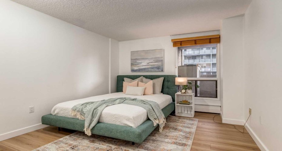 718 12 Avenue, Calgary, Alberta T2R 0H7, 2 Bedroom Bedrooms, 0 ,1 BathroomBathrooms,Residential,For Sale,12,0,A2278007