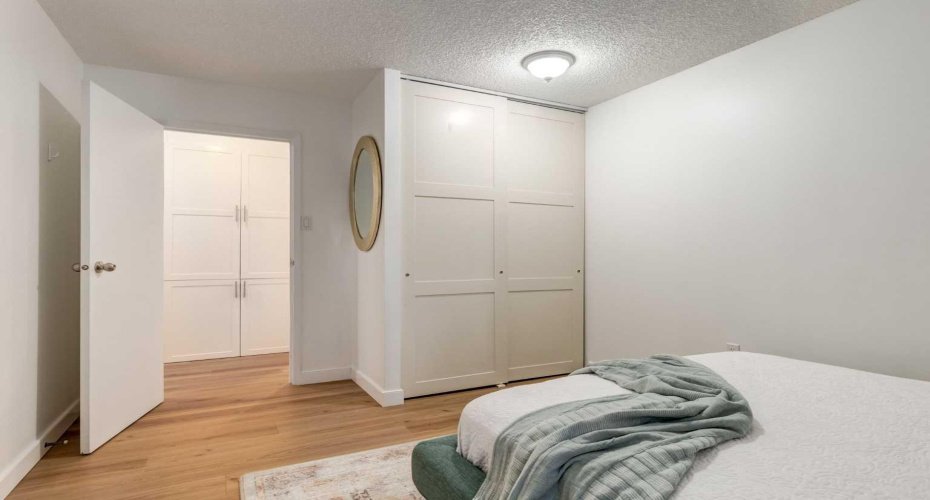 718 12 Avenue, Calgary, Alberta T2R 0H7, 2 Bedroom Bedrooms, 0 ,1 BathroomBathrooms,Residential,For Sale,12,0,A2278007