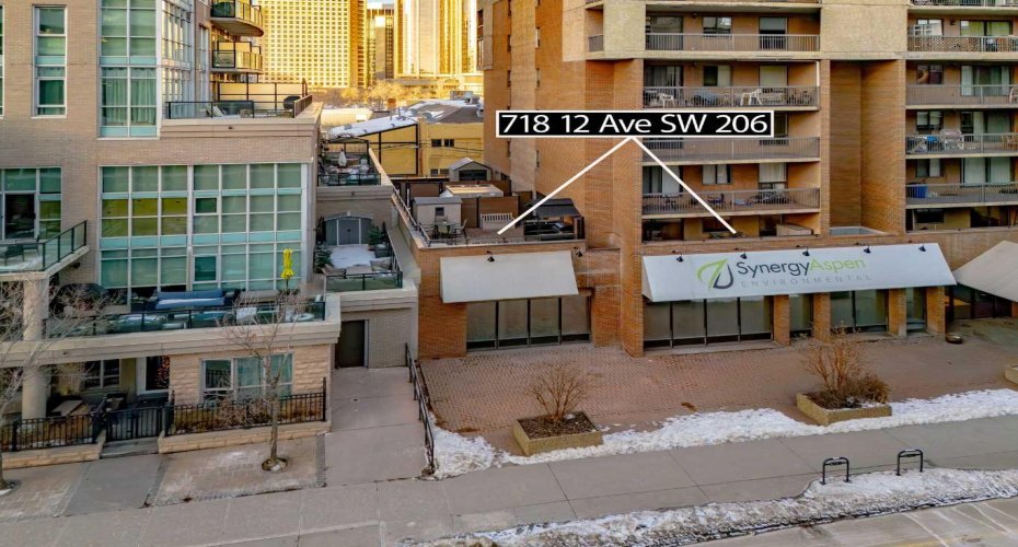 718 12 Avenue, Calgary, Alberta T2R 0H7, 2 Bedroom Bedrooms, 0 ,1 BathroomBathrooms,Residential,For Sale,12,0,A2278007