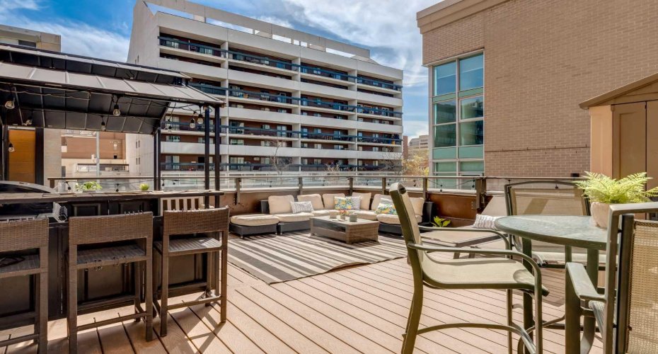 718 12 Avenue, Calgary, Alberta T2R 0H7, 2 Bedroom Bedrooms, 0 ,1 BathroomBathrooms,Residential,For Sale,12,0,A2278007