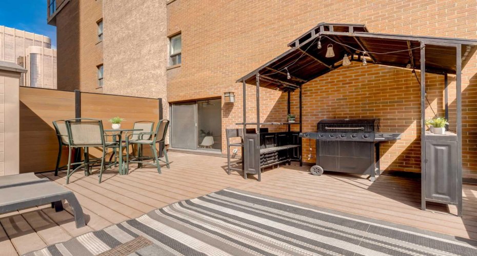 718 12 Avenue, Calgary, Alberta T2R 0H7, 2 Bedroom Bedrooms, 0 ,1 BathroomBathrooms,Residential,For Sale,12,0,A2278007