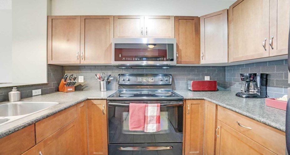 121 Kananaskis Way, Canmore, Alberta T1W 2X2, 2 Bedroom Bedrooms, 0 ,3 BathroomBathrooms,Residential,For Sale,Kananaskis Way,0,A2286564