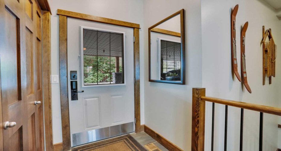 121 Kananaskis Way, Canmore, Alberta T1W 2X2, 2 Bedroom Bedrooms, 0 ,3 BathroomBathrooms,Residential,For Sale,Kananaskis Way,0,A2286564