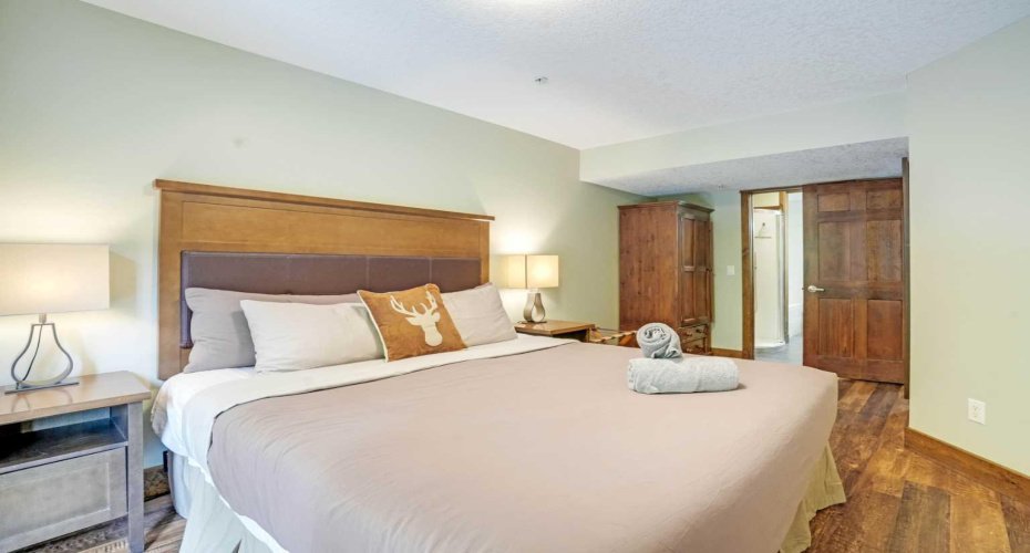 121 Kananaskis Way, Canmore, Alberta T1W 2X2, 2 Bedroom Bedrooms, 0 ,3 BathroomBathrooms,Residential,For Sale,Kananaskis Way,0,A2286564