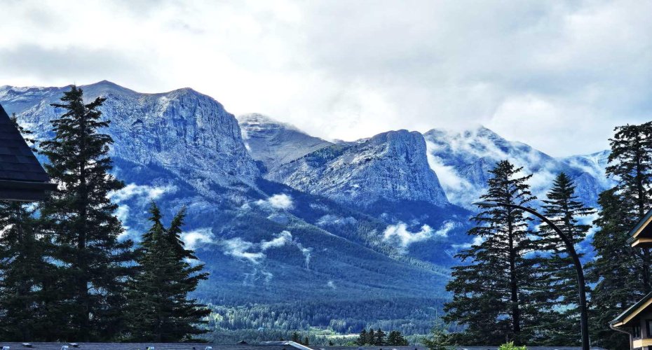 121 Kananaskis Way, Canmore, Alberta T1W 2X2, 2 Bedroom Bedrooms, 0 ,3 BathroomBathrooms,Residential,For Sale,Kananaskis Way,0,A2286564