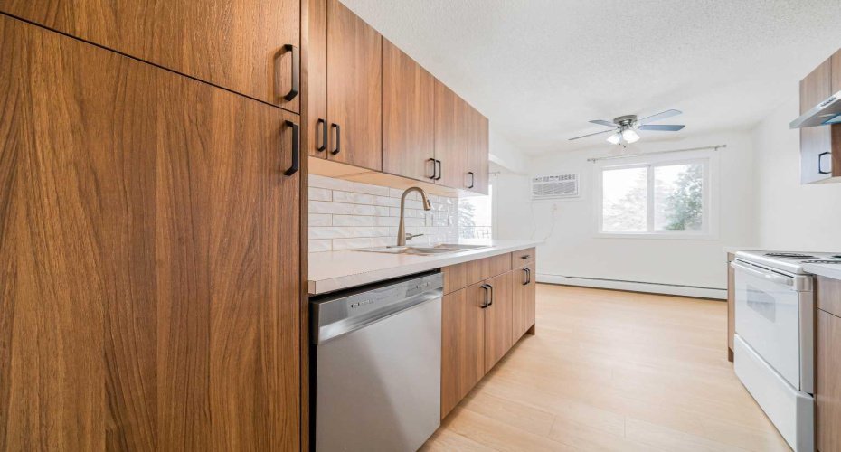 663 12 Street, Medicine Hat, Alberta T1A7M1, 2 Bedroom Bedrooms, 0 ,1 BathroomBathrooms,Residential,For Sale,12,0,A2302258