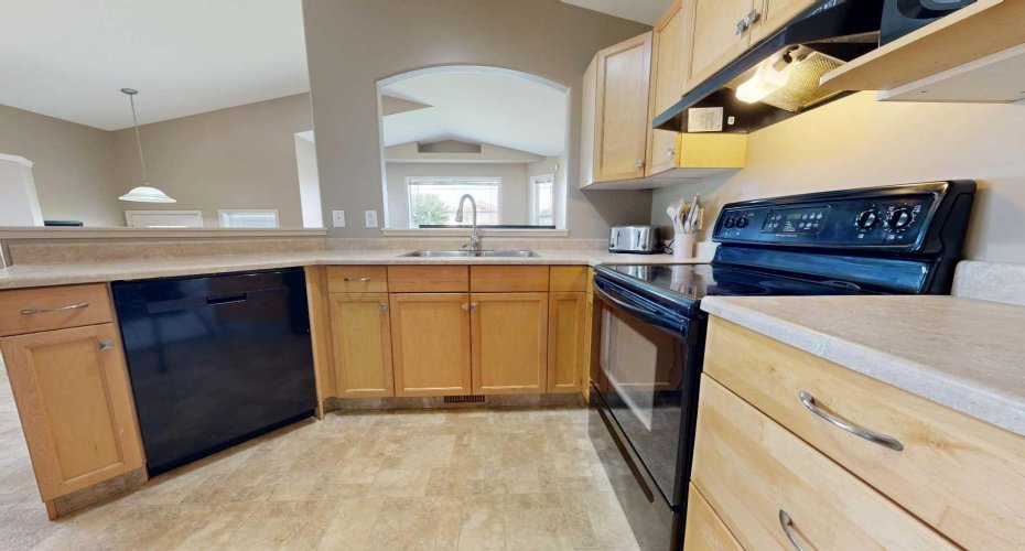 8941 70 Avenue, Grande Prairie, Alberta T8X 0C1, 4 Bedroom Bedrooms, 0 ,2 BathroomBathrooms,Residential,For Sale,70,0,A2302650