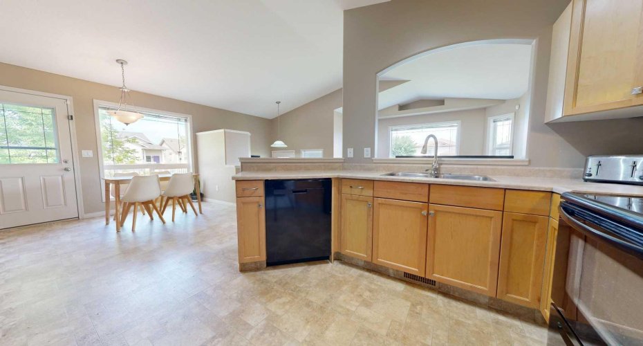 8941 70 Avenue, Grande Prairie, Alberta T8X 0C1, 4 Bedroom Bedrooms, 0 ,2 BathroomBathrooms,Residential,For Sale,70,0,A2302650