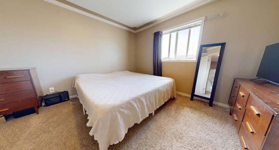 8941 70 Avenue, Grande Prairie, Alberta T8X 0C1, 4 Bedroom Bedrooms, 0 ,2 BathroomBathrooms,Residential,For Sale,70,0,A2302650