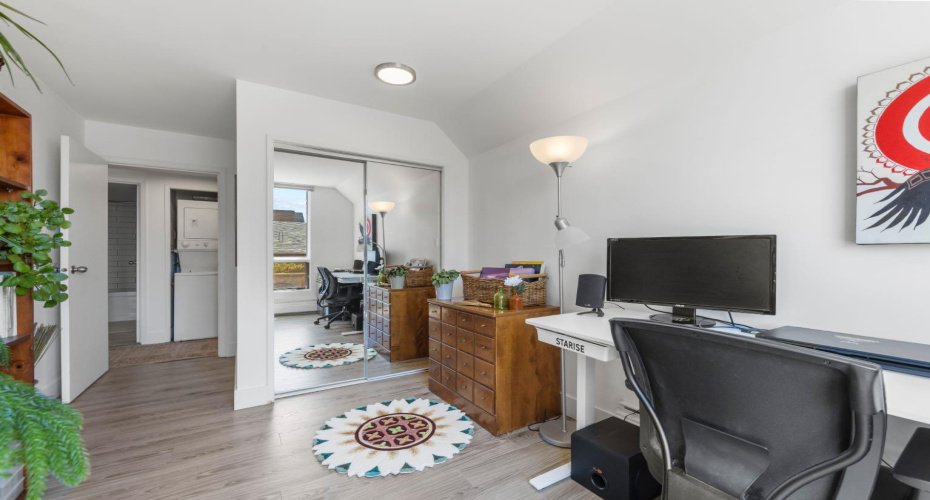 2909 17 Avenue, Calgary, Alberta T3E 0B1, 2 Bedroom Bedrooms, 0 ,1 BathroomBathrooms,Residential,For Sale,17,0,A2306308