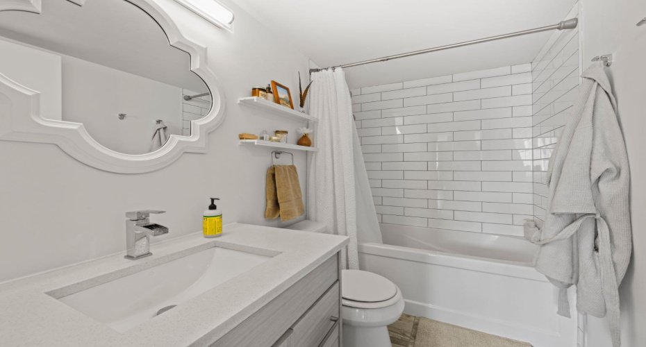 2909 17 Avenue, Calgary, Alberta T3E 0B1, 2 Bedroom Bedrooms, 0 ,1 BathroomBathrooms,Residential,For Sale,17,0,A2306308