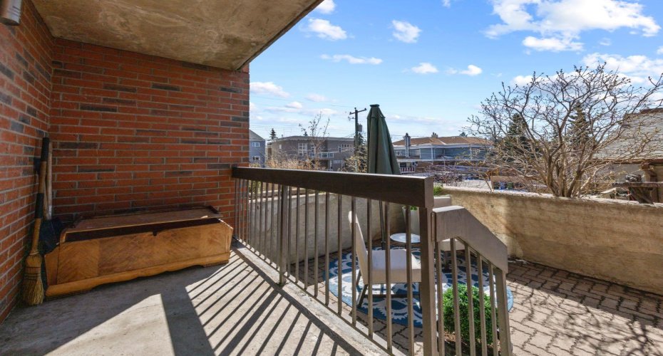 2909 17 Avenue, Calgary, Alberta T3E 0B1, 2 Bedroom Bedrooms, 0 ,1 BathroomBathrooms,Residential,For Sale,17,0,A2306308