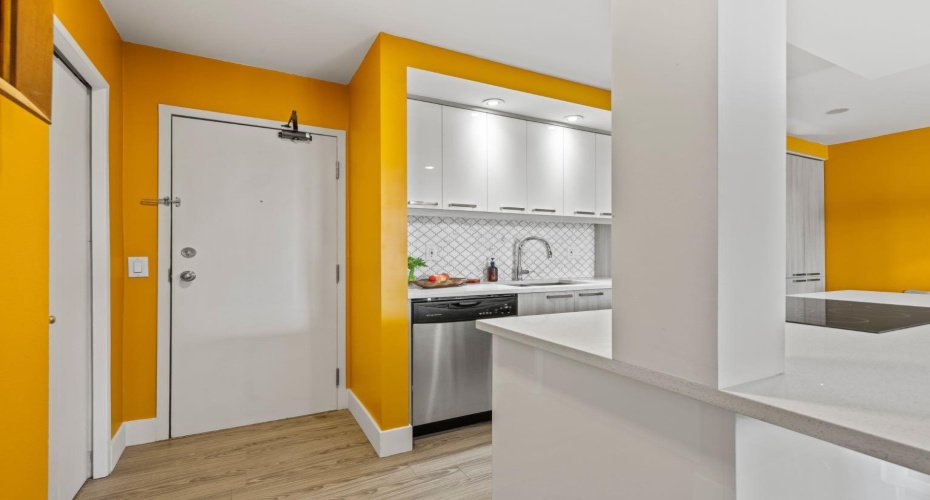 2909 17 Avenue, Calgary, Alberta T3E 0B1, 2 Bedroom Bedrooms, 0 ,1 BathroomBathrooms,Residential,For Sale,17,0,A2306308