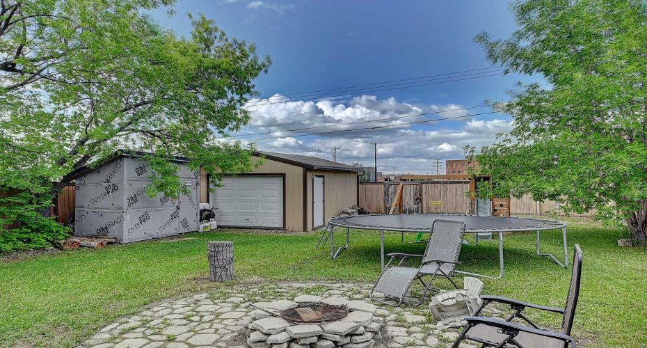 9624 Hillcrest Drive, Grande Prairie, Alberta T8V 1A8, 3 Bedroom Bedrooms, 0 ,2 BathroomBathrooms,Residential,For Sale,Hillcrest,0,A2313389