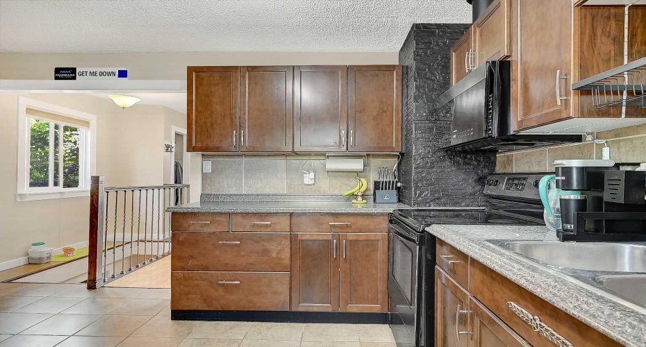 9624 Hillcrest Drive, Grande Prairie, Alberta T8V 1A8, 3 Bedroom Bedrooms, 0 ,2 BathroomBathrooms,Residential,For Sale,Hillcrest,0,A2313389
