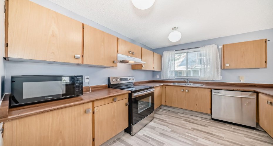 3015 51 Street, Calgary, Alberta T3E 6N5, 2 Bedroom Bedrooms, 0 ,1 BathroomBathrooms,Residential,For Sale,51,0,A2315803